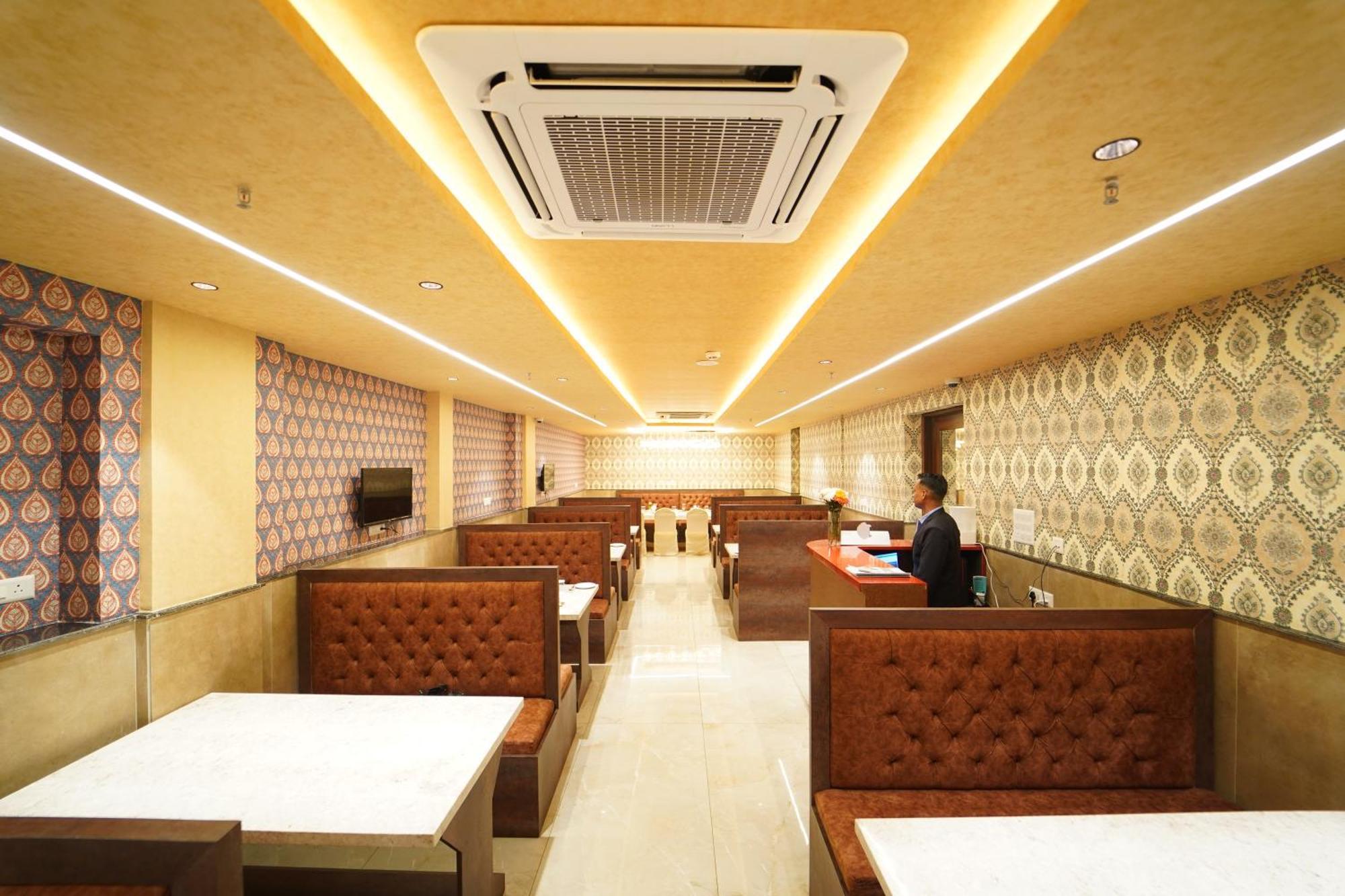 Hotel Ananta Sayana Bhubaneswar Exteriör bild